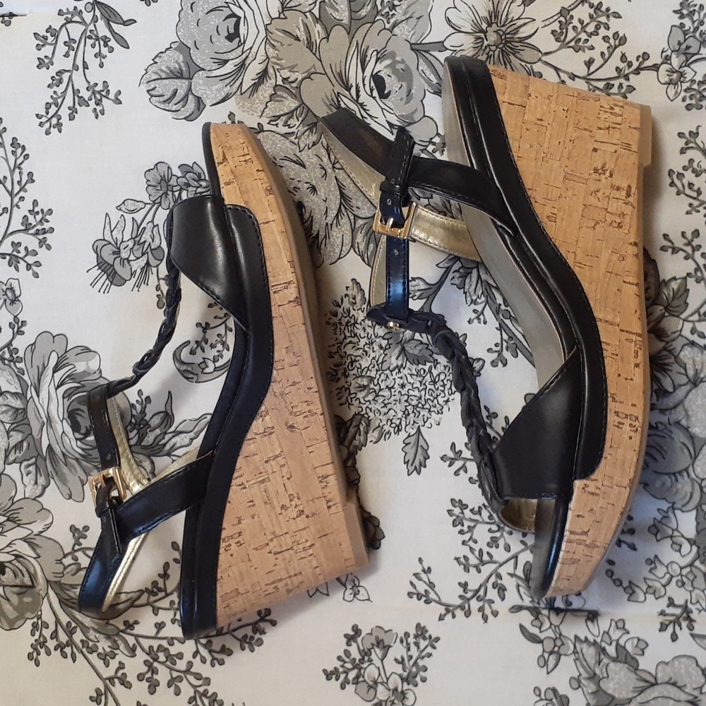 LIZ CLAIBORNE 'Kay' Wedge Sandals